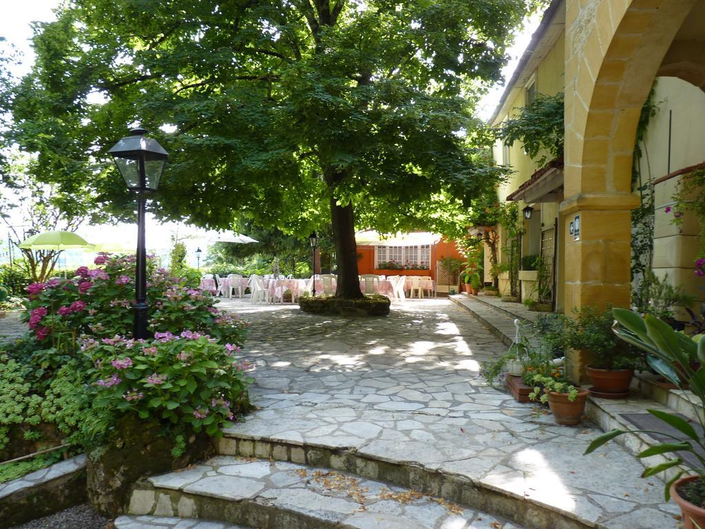 Le Petit Chaperon Rouge Ξενοδοχείο Coux-et-Bigaroque-Mouzens Εξωτερικό φωτογραφία